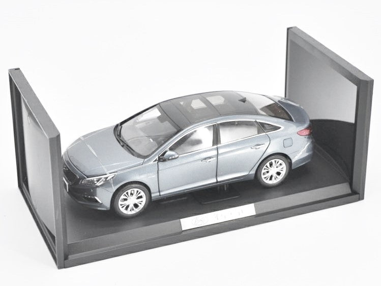 Original factory authentic Hyundai 1:18 alloy toy vehicle metal Sonata 9 diecast car model with small gift Original factory authentic Hyundai 1:18 alloy toy vehicle metal Sonata 9 diecast car model with small gift