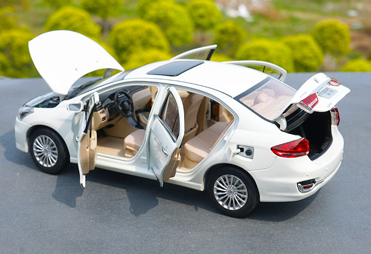 Original factory classic 1:18 Changan Suzuki Alivio SUV Diecast Car Model Qiyue Alivio scale toy vehicle model Original factory classic 1:18 Changan Suzuki Alivio SUV Diecast Car Model Qiyue Alivio scale toy vehicle model