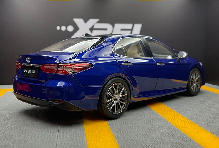 Original factory 1:18 GAC Toyota all new eighth 8th generation Camry 2021 double engine diecast car model Original factory 1:18 GAC Toyota all new eighth 8th generation Camry 2021 double engine diecast car model