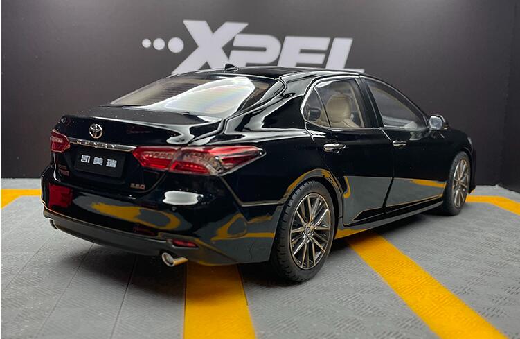Original factory 1:18 GAC Toyota all new eighth 8th generation Camry 2021 double engine diecast car model Original factory 1:18 GAC Toyota all new eighth 8th generation Camry 2021 double engine diecast car model