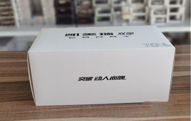 Original factory 1:18 GAC Toyota all new eighth 8th generation Camry 2021 double engine diecast car model Original factory 1:18 GAC Toyota all new eighth 8th generation Camry 2021 double engine diecast car model