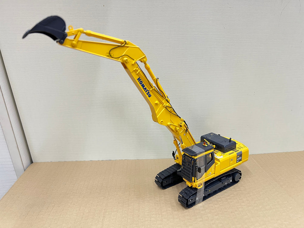 UH8004 1:50 KOMATSU PC450LC-7 Diecast Extended Arm Excavator alloy engineering vehicle model UH8004 1:50 KOMATSU PC450LC-7 Diecast Extended Arm Excavator alloy engineering vehicle model