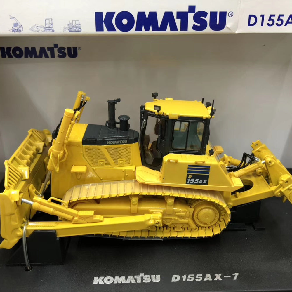 UH 8010 1:50 Komatsu D155AX-7 Diecast Komatsu tracked Dozer Engineering Vehicle Alloy bulldozer Model miniature