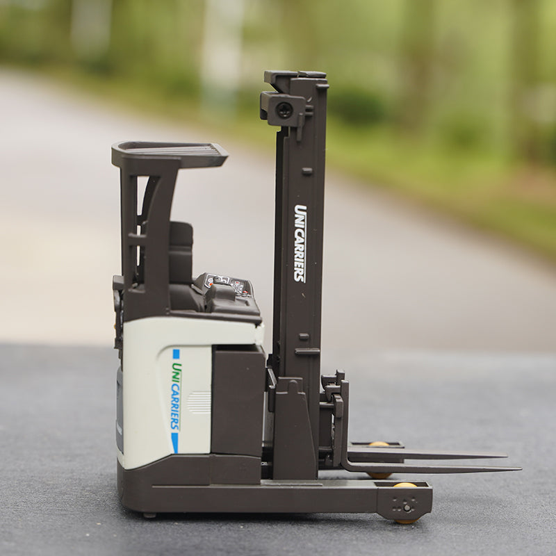 Original factory 1:25 UNICARRIERS Diecast electric forklift truck model Handling forklift alloy model for gift, toy Original factory 1:25 UNICARRIERS Diecast electric forklift truck model Handling forklift alloy model for gift, toy