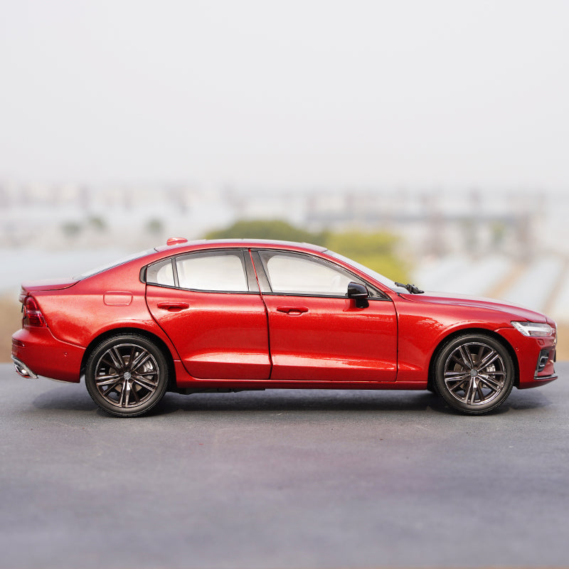 Original factory New Generation 1:18 Volvo S60 2020 diecast car model for gift, toys Original factory New Generation 1:18 Volvo S60 2020 diecast car model for gift, toys