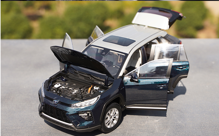 Original factory authentic 1:18 Toyota WILDLANDER 2020 version White/Blue diecast scale car model for birthday gift Original factory authentic 1:18 Toyota WILDLANDER 2020 version White/Blue diecast scale car model for birthday gift