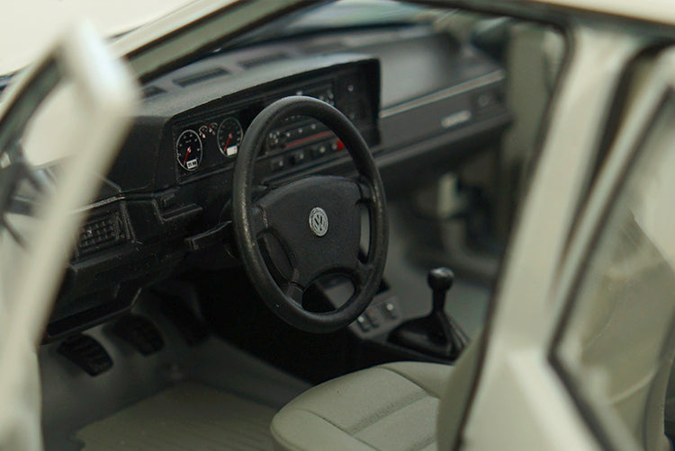 Original factory Santana VW 1:18 Willy FX diecast car model for gift, collection,kids toys Original factory Santana VW 1:18 Willy FX diecast car model for gift, collection,kids toys