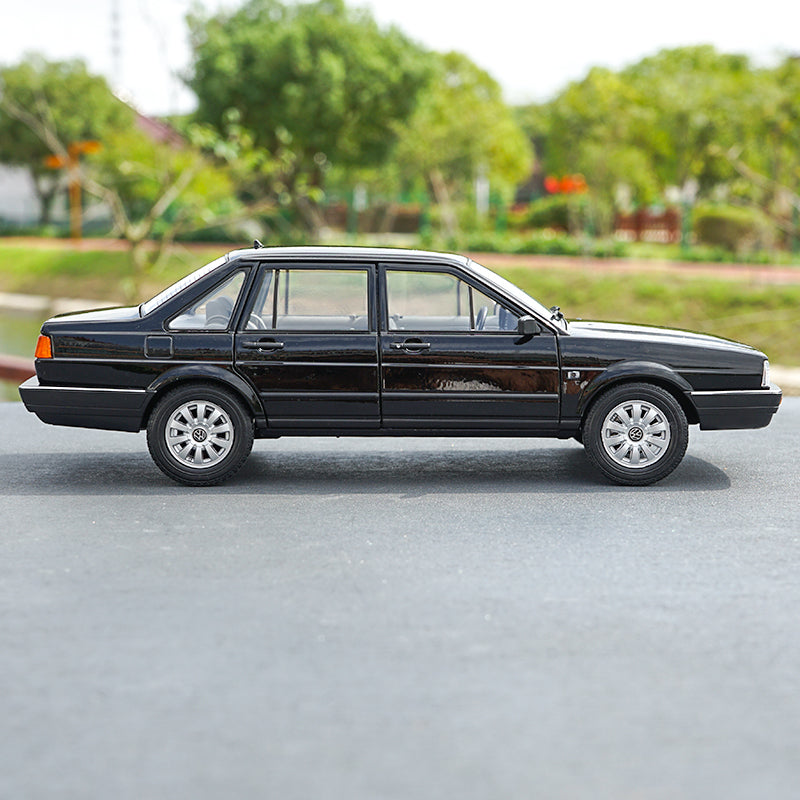 Original factory Santana VW 1:18 Willy FX diecast car model for gift, collection,kids toys Original factory Santana VW 1:18 Willy FX diecast car model for gift, collection,kids toys