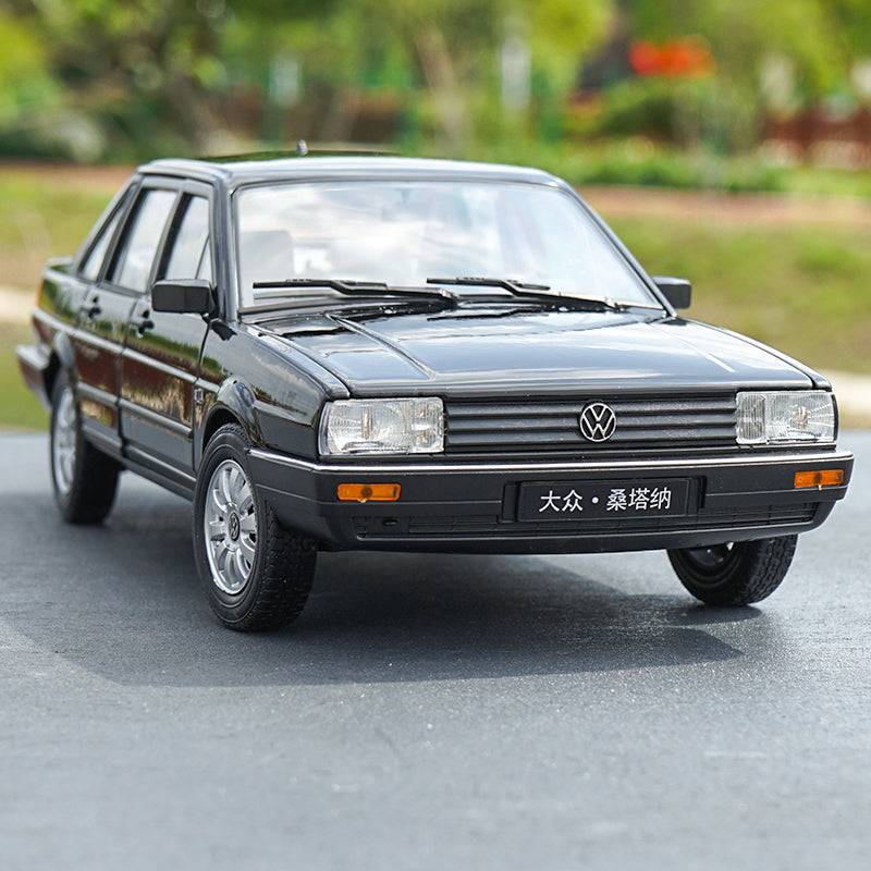 Original factory Santana VW 1:18 Willy FX diecast car model for gift, collection,kids toys Original factory Santana VW 1:18 Willy FX diecast car model for gift, collection,kids toys