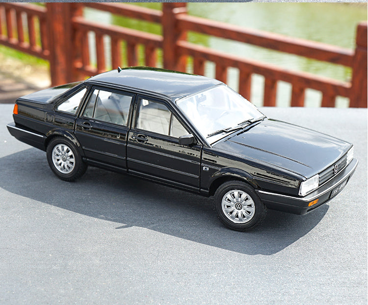 Original factory Santana VW 1:18 Willy FX diecast car model for gift, collection,kids toys Original factory Santana VW 1:18 Willy FX diecast car model for gift, collection,kids toys