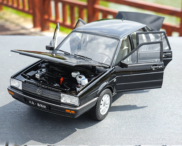 Original factory Santana VW 1:18 Willy FX diecast car model for gift, collection,kids toys Original factory Santana VW 1:18 Willy FX diecast car model for gift, collection,kids toys