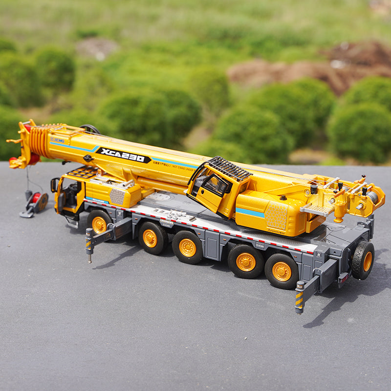 Original factory 1:50 XCMG XCA230 Diecast Crane Model alloy machinery crane truck model for gift Original factory 1:50 XCMG XCA230 Diecast Crane Model alloy machinery crane truck model for gift