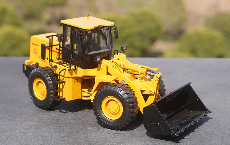Original factory 1:35 XGMA XG958I Diecast wheel loader forklift zinc alloy construction machinery model for toys, promotion Original factory 1:35 XGMA XG958I Diecast wheel loader forklift zinc alloy construction machinery model for toys, promotion