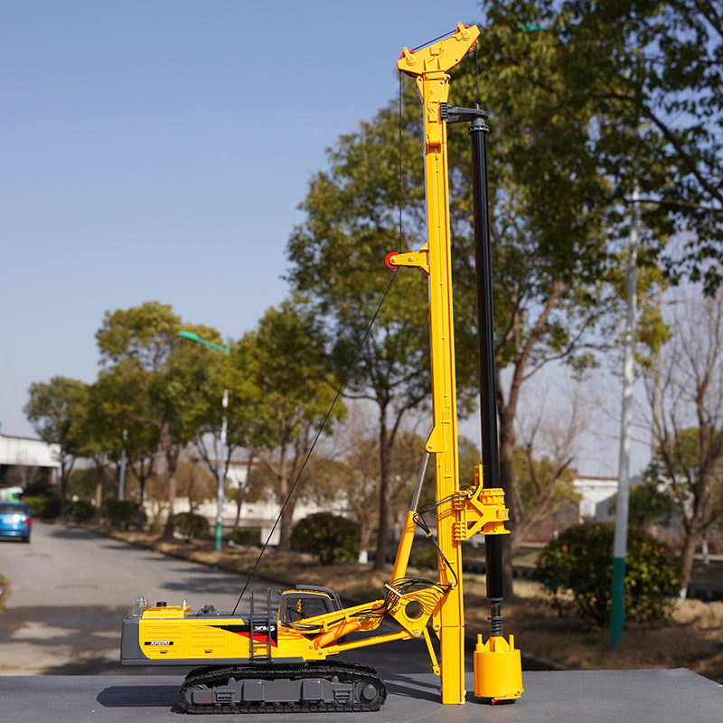 1/35 Scale Model XCMG XR220 Rotary Drilling Rig Diecast Model 1/35 Scale Model XCMG XR220 Rotary Drilling Rig Diecast Model