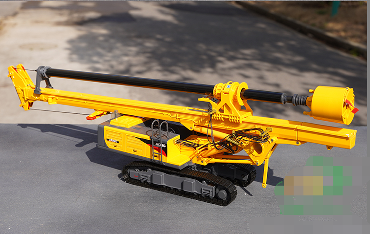 1/35 Scale Model XCMG XR220 Rotary Drilling Rig Diecast Model 1/35 Scale Model XCMG XR220 Rotary Drilling Rig Diecast Model