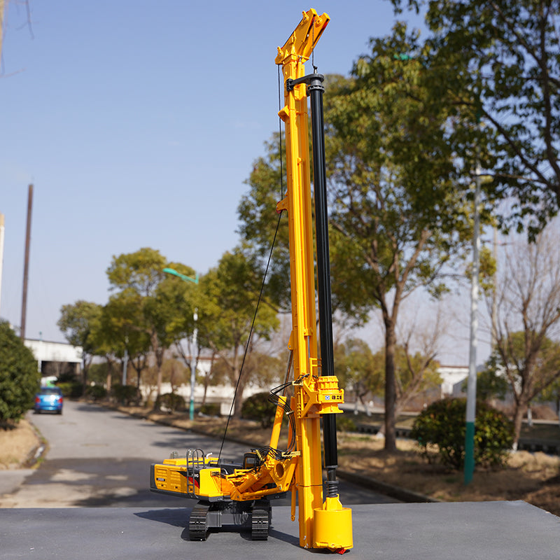 1/35 Scale Model XCMG XR220 Rotary Drilling Rig Diecast Model 1/35 Scale Model XCMG XR220 Rotary Drilling Rig Diecast Model