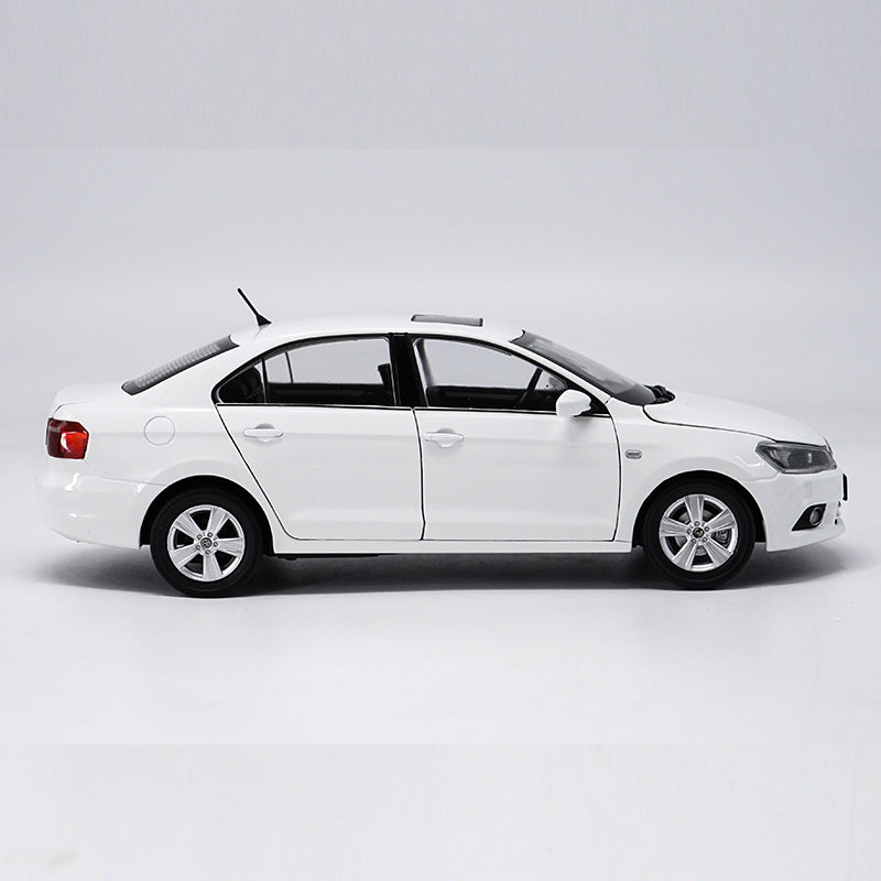 1:18 white Volkswagen Jetta scale car model 1:18 white Volkswagen Jetta scale car model