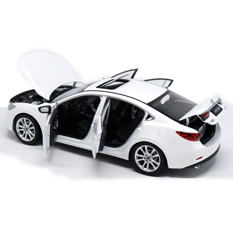 1:18 Scale Mazda 6 Atenza CX-4 red Diecast Model Car 1:18 Scale Mazda 6 Atenza CX-4 red Diecast Model Car