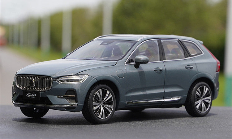 High relistic 1:18 Volvo XC60 Diecast display Model – Premium Alloy SUV Replica with Opening Doors, Hood & Trunk