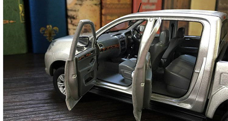 Original authentic 1:24 Scale Foton Tunland off-road Pickup Truck replica for promotional gift
