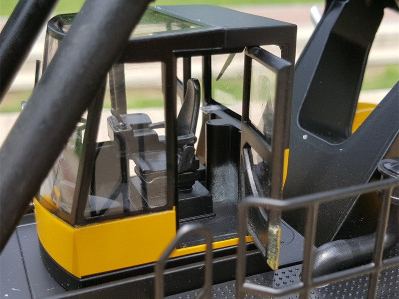 Authentic 1:35 XCMG XCS4531K Reach Stacker Diecast Model – Alloy Container Crane Collectible for gift