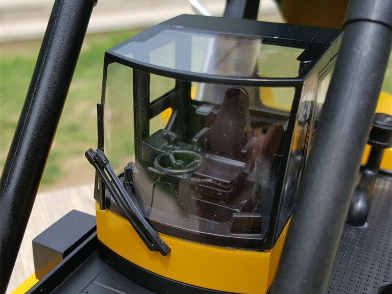 Authentic 1:35 XCMG XCS4531K Reach Stacker Diecast Model – Alloy Container Crane Collectible for gift