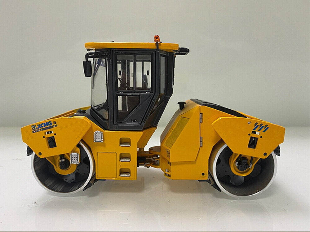 Original factory 1/35 XCMG XD143 Double Drum Vibratory Diecast Road Roller Model Toy Gift