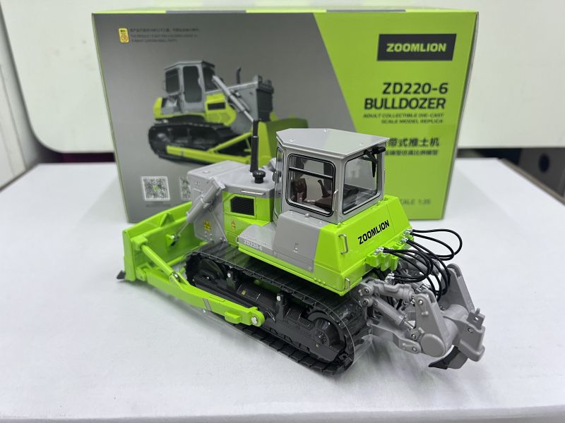 High quality 1:35 ZOOMLION ZD220-6 Realistic bulldozer miniature – Alloy Heavy Equipment Replica with Movable Blade & Ripper