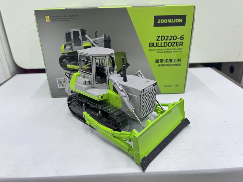 High quality 1:35 ZOOMLION ZD220-6 Realistic bulldozer miniature – Alloy Heavy Equipment Replica with Movable Blade & Ripper