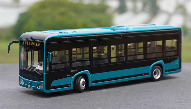 1:38 Xiamen King Long Smart City Light 5G Connected  XMQ6105G collectible city bus – High Simulation Collectible Diecast Bus with Opening Doors & Light Effects