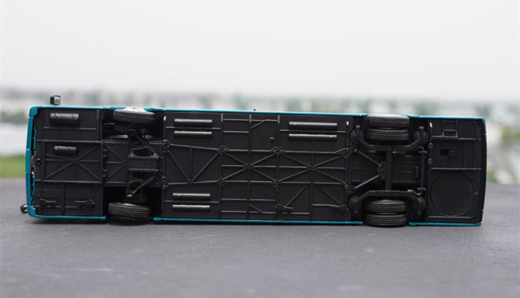 1:38 Xiamen King Long Smart City Light 5G Connected  XMQ6105G collectible city bus – High Simulation Collectible Diecast Bus with Opening Doors & Light Effects