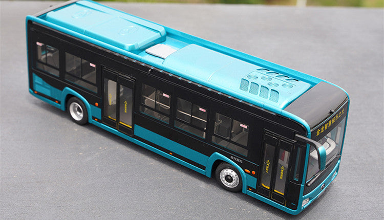 1:38 Xiamen King Long Smart City Light 5G Connected  XMQ6105G collectible city bus – High Simulation Collectible Diecast Bus with Opening Doors & Light Effects