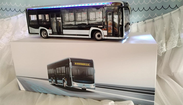1:38 Xiamen King Long Smart City Light 5G Connected  XMQ6105G collectible city bus – High Simulation Collectible Diecast Bus with Opening Doors & Light Effects