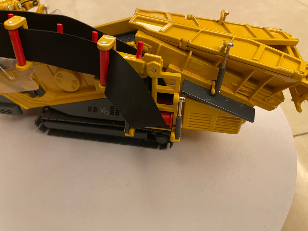 Original factory 1:50 Keestrack Frontier diecast screen crusher k6 crawler alloy construction machinery model for gift, collection