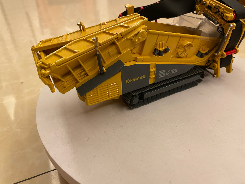 Original factory 1:50 Keestrack Frontier diecast screen crusher k6 crawler alloy construction machinery model for gift, collection