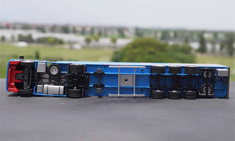High-Fidelity 1:50 Scale Mercedes-Benz Alloy Container Truck Model for collection, gift, display