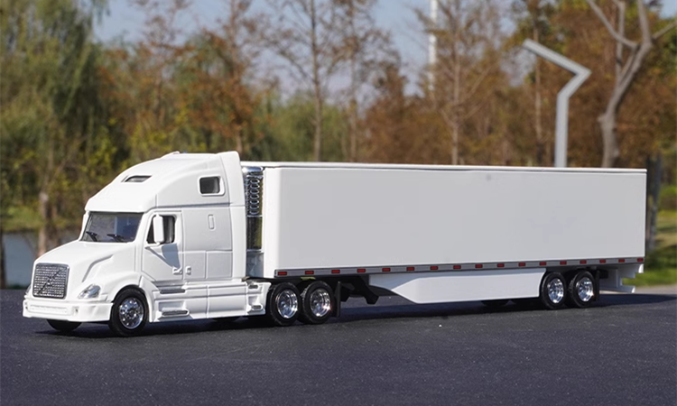 1:64 Volvo Freightliner American-Style Long Nose Container Truck | Diecast Alloy Model with Detachable Trailer