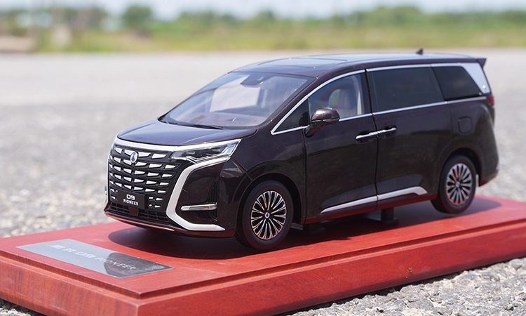 Original Factory 1:18 BYD Denza D9 Pioneer Diecast MPV Car Model for Collection, Display, Adult Birthday Gift