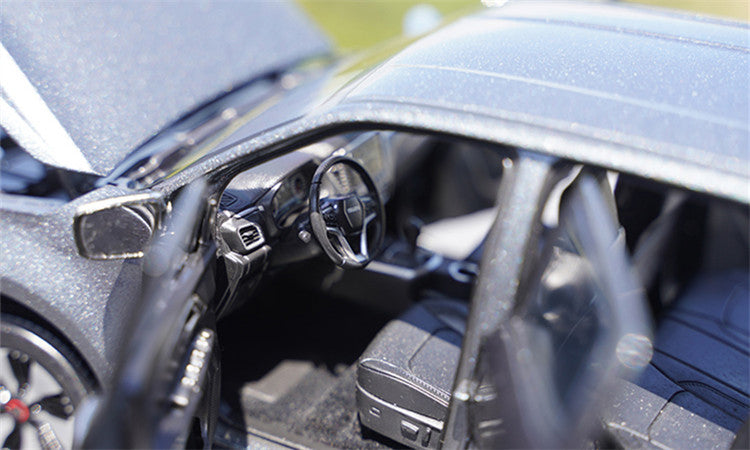 Premium Alloy 1:18 Scale Original ISUZU D-MAX 2023 Version collectible diecast Pickup Truck Model with Opening Doors and Detailed Interior