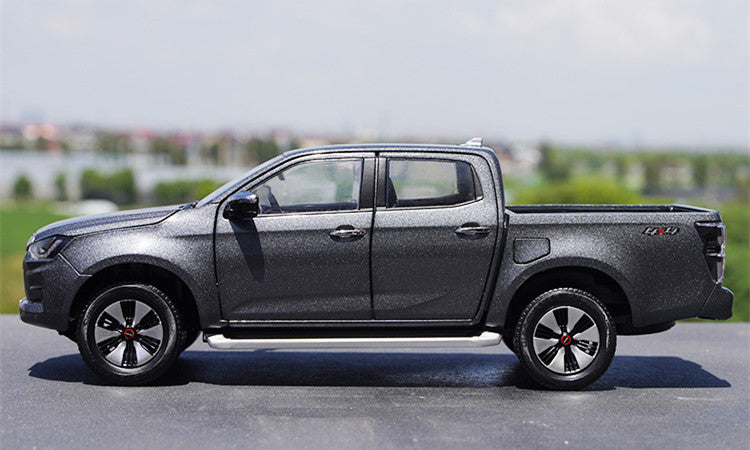 Premium Alloy 1:18 Scale Original ISUZU D-MAX 2023 Version collectible diecast Pickup Truck Model with Opening Doors and Detailed Interior
