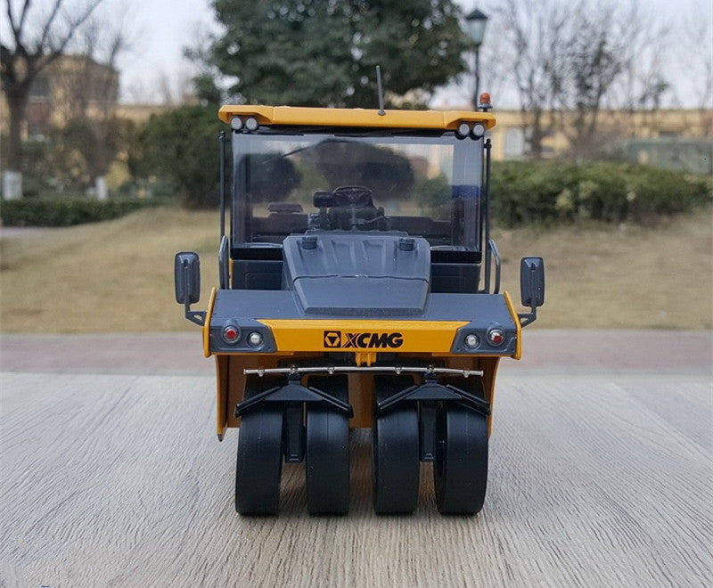 New release high quality 1:25 XCMG XP305S Tire Road Roller Diecast Scale Model for collection, gift
