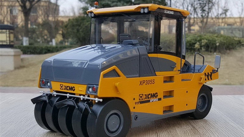 New release high quality 1:25 XCMG XP305S Tire Road Roller Diecast Scale Model for collection, gift