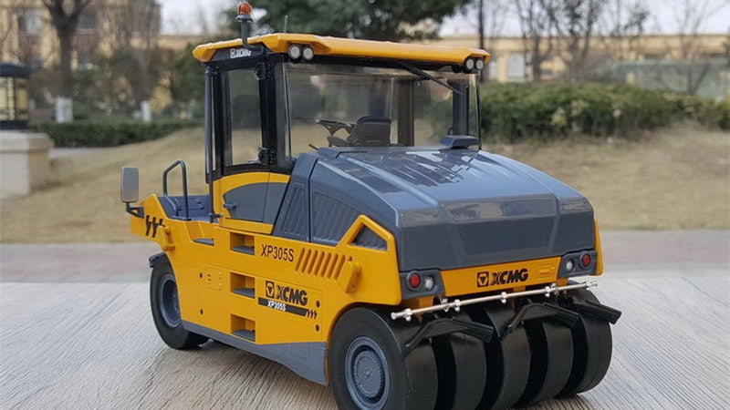 New release high quality 1:25 XCMG XP305S Tire Road Roller Diecast Scale Model for collection, gift