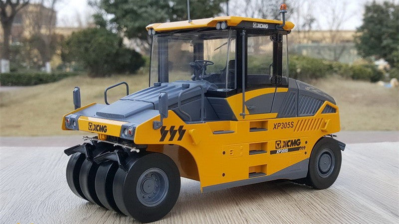 New release high quality 1:25 XCMG XP305S Tire Road Roller Diecast Scale Model for collection, gift