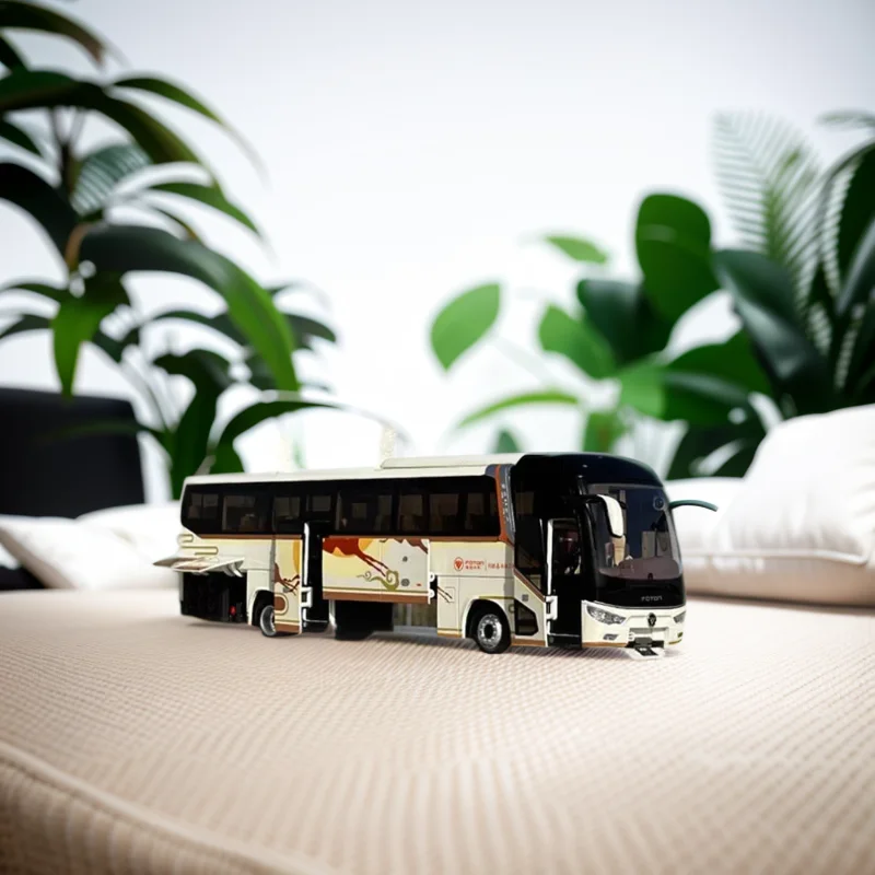 Origianl authentic new collectiable 1:36 Foton AUV BJ6122 Luxury diecast travel bus models with lighting function