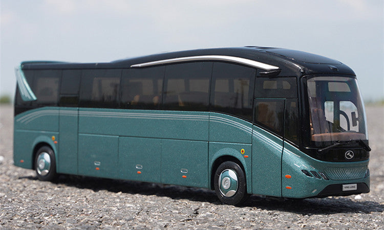 1:38 Kinglong MC “Land Cruiser” Scale Luxury Bus Collectible – Full Alloy Bus with Lighting Effects
