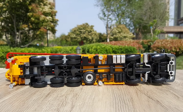 High-Fidelity 1:50 SANY Volvo 62M Diecast Concrete Pump Truck Model - Alloy Volvo Engineering Vehicle with Extendable Boom & Rotating Cabin