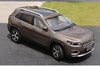 Original factory authentic 1:18 JEEP Cherokee SUV diecast car model with small gift