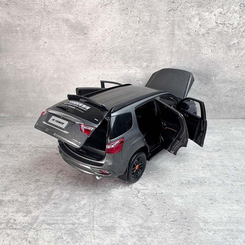 Collectible 1:18 ISUZU MU-X Off-Road SUV Diecast car Model with high details