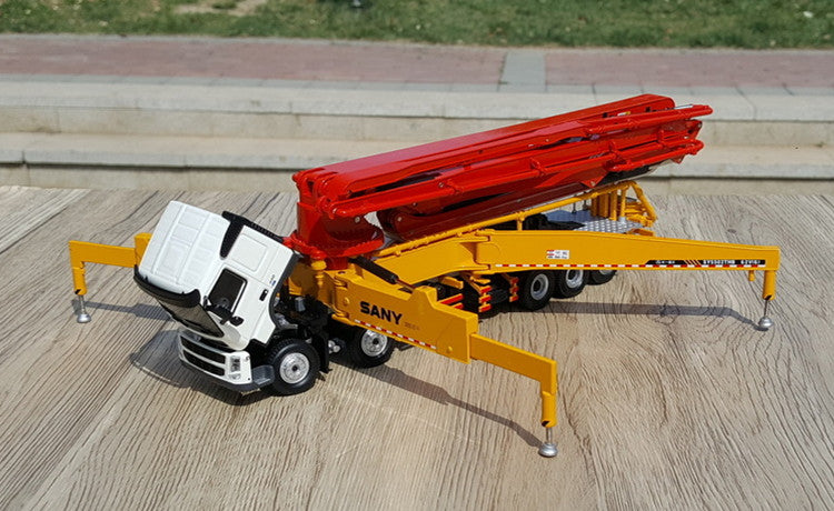 High-Fidelity 1:50 SANY Volvo 62M Diecast Concrete Pump Truck Model - Alloy Volvo Engineering Vehicle with Extendable Boom & Rotating Cabin